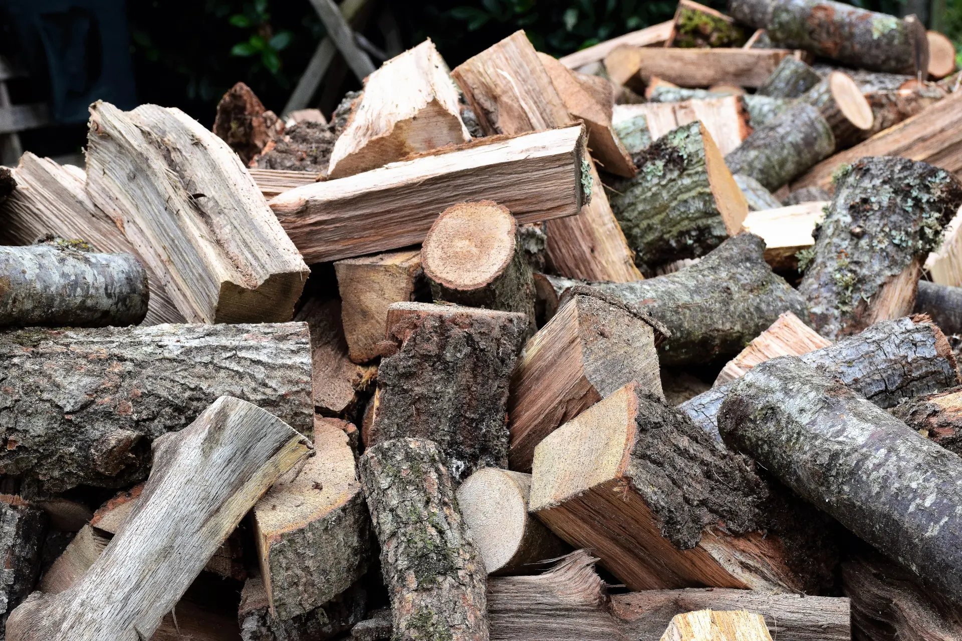 Logs For Sale Alton, Hindhead, Farnham, and Hampshire